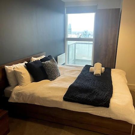 Lovely 2-Bedroom Condo With Balcony 맨체스터 외부 사진