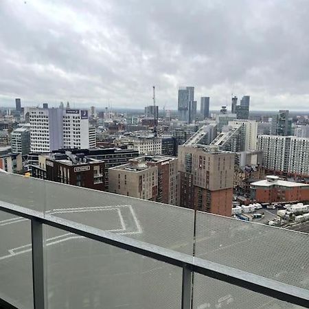 Lovely 2-Bedroom Condo With Balcony 맨체스터 외부 사진