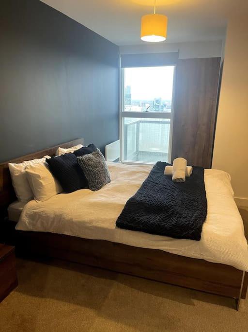 Lovely 2-Bedroom Condo With Balcony 맨체스터 외부 사진